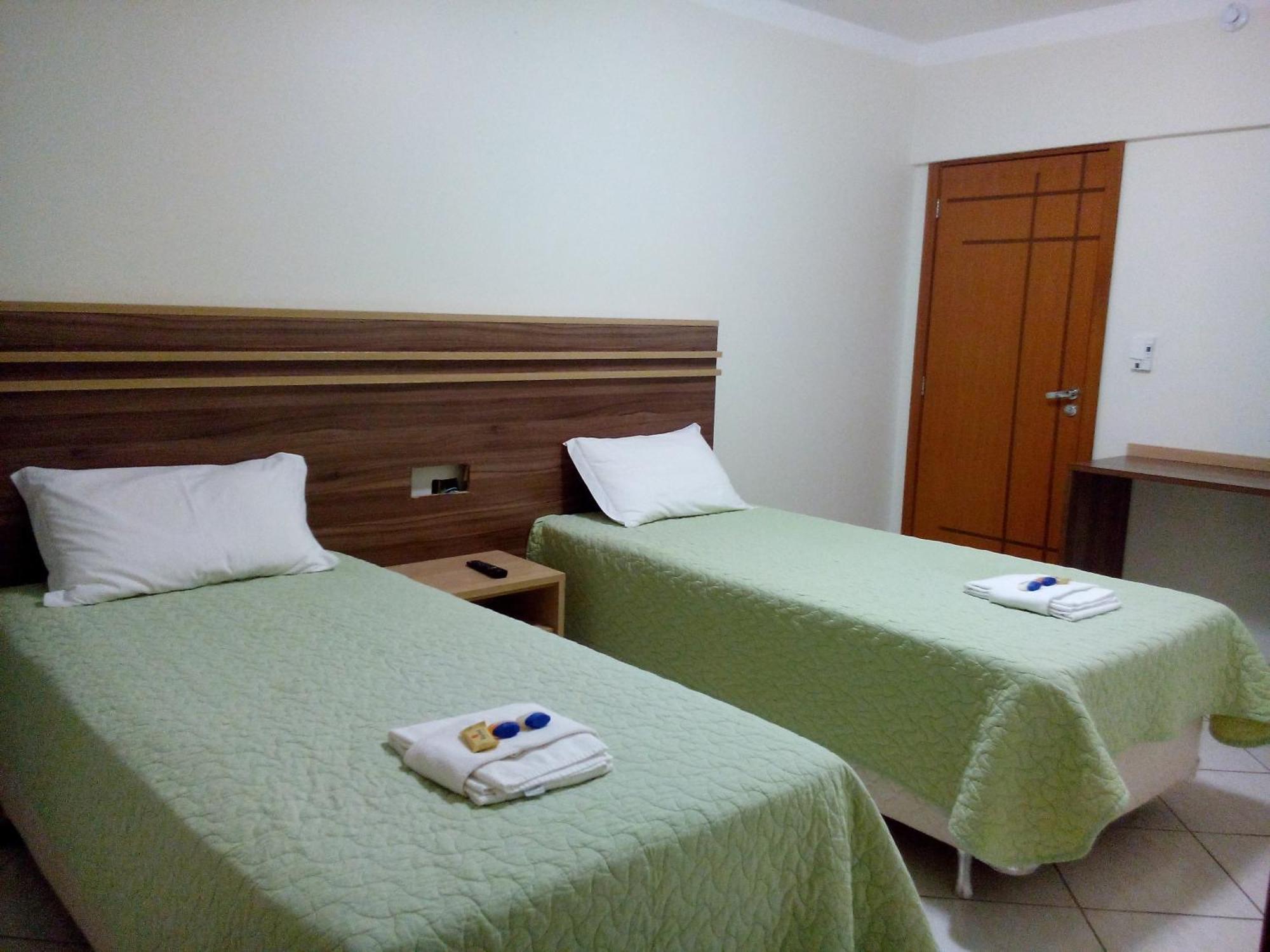Hotel Dom Baroni Guarapuava Ruang foto